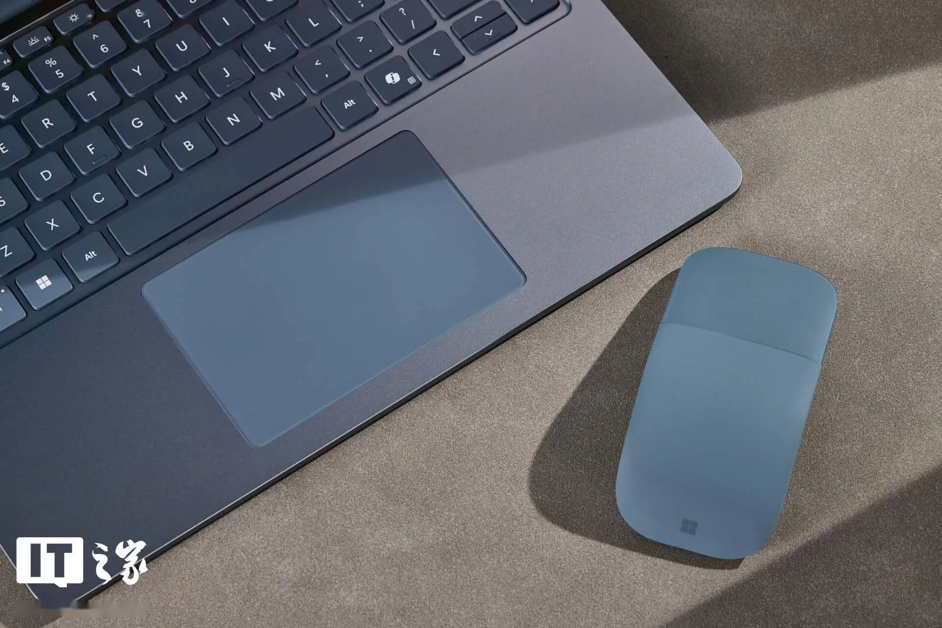 Surface Laptop 13 英寸版 评测 _WhatsApp_ 微软 Surface Laptop 13 性能 