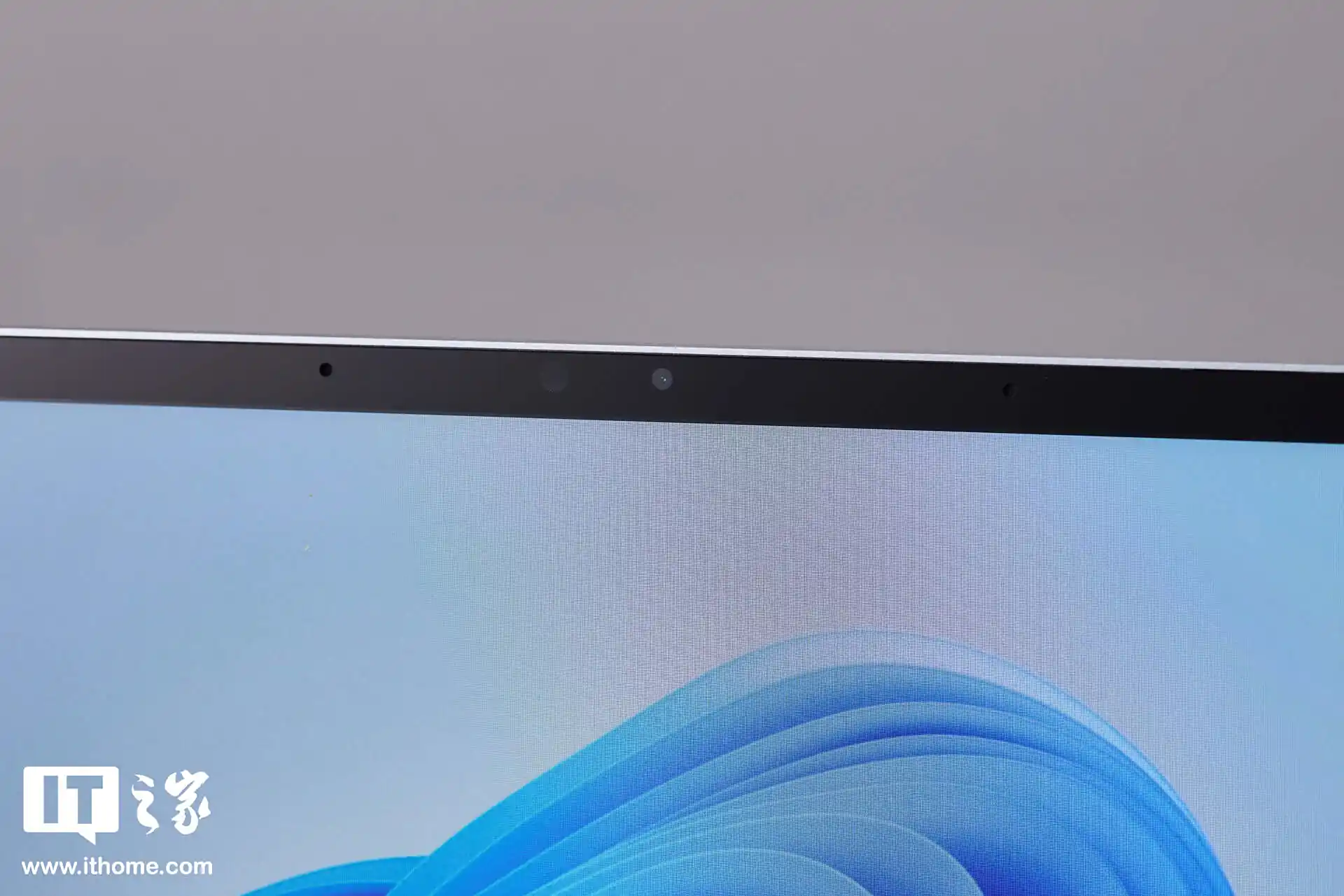 Surface Laptop 13 性能体验_Surface Laptop 13 英寸版评测_WhatsApp