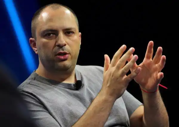 WhatsApp_Jan Koum离职原因_Facebook用户数据泄露